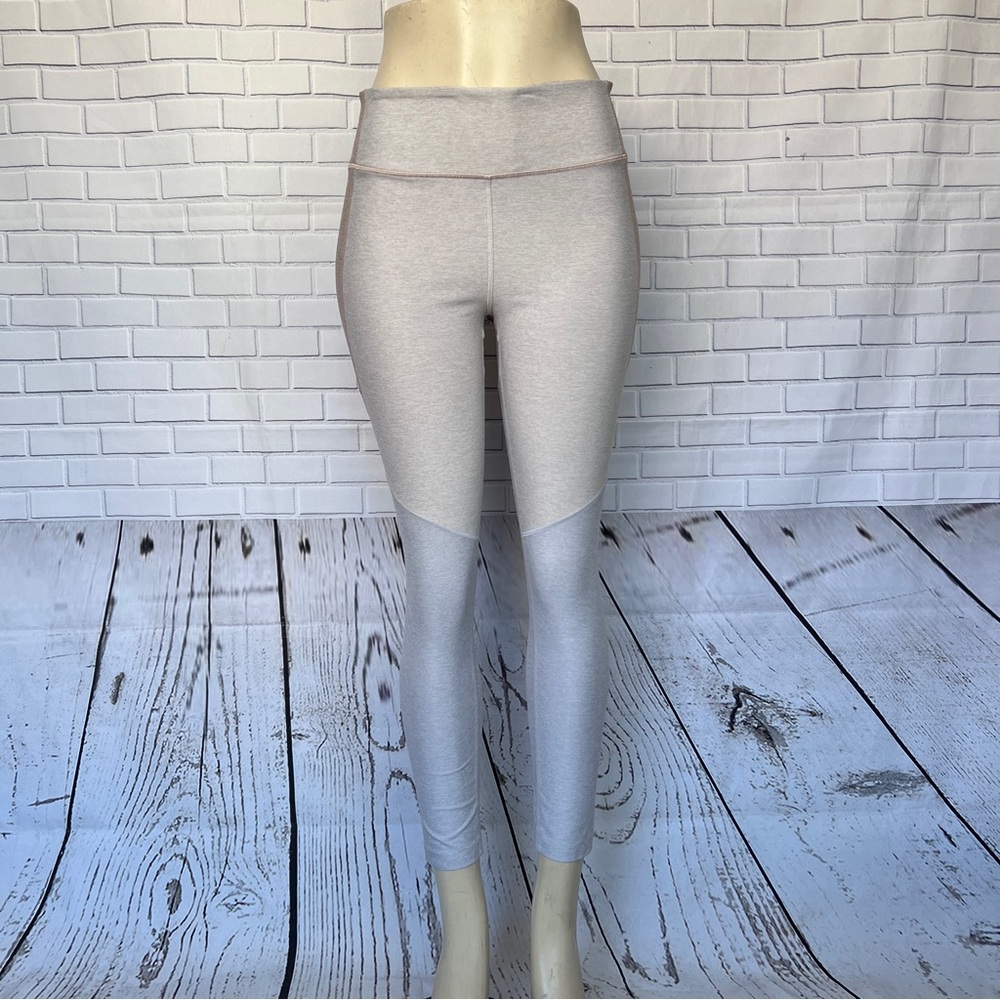 Outdoor Voices Heather Gray Warm Up Leggings Women’s Size Large Yoga Workout